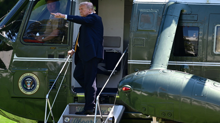 Trump'tan İran'a: "Ya anlaşma yaparsınız ya da yok edilirsiniz"