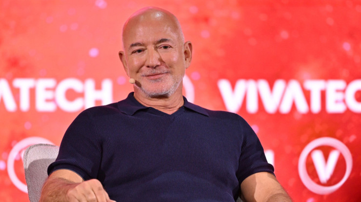 Bezos'tan yapay zeka için iyimser senaryo: İnsanlar işsiz kalmayacak