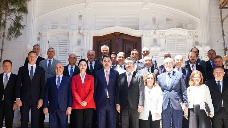 Bakan Kurum, Türkiye Bankalar Birliği Yönetim Kurulu üyeleriyle bir araya geldi