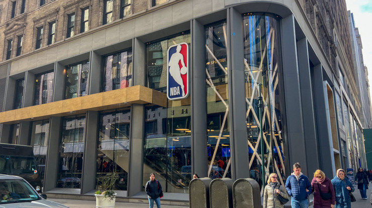 Disney'in eski CEO'su NBA'e giriyor: Las Vegas takımı için teklif hazırlığı
