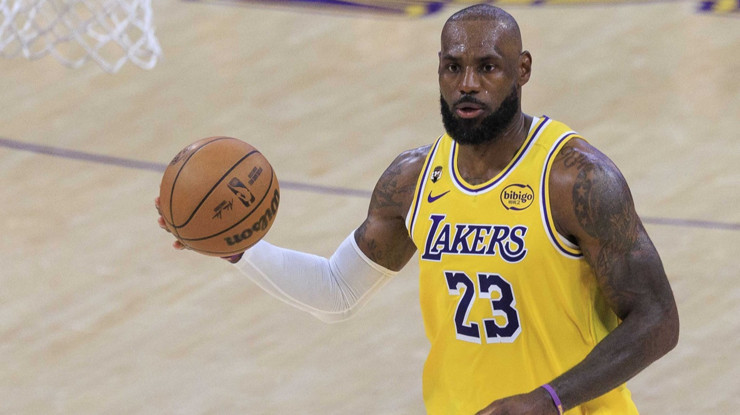 Bir dönem sona erdi! Lakers LeBron James'e veda etti