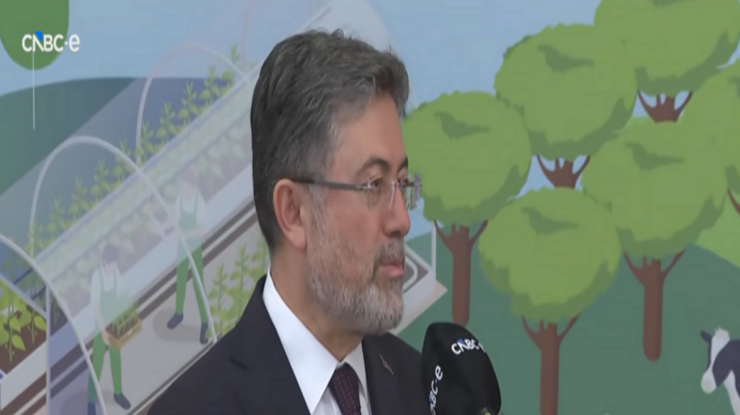 Bakan Yumaklı CNBC-e'ye konuştu: "Fiyat artışlarının sorumlusu olarak üreticiyi görmemek lazım"