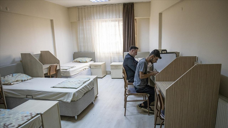 Üniversiteler belli oldu, İBB yurt başvuruları başladı: Başvuru şartları ve yurt ücreti ne?