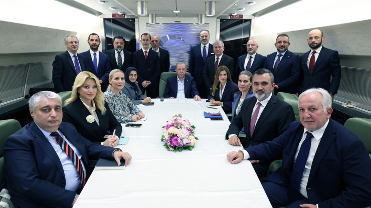 Cumhurbaşkanı Erdoğan: "F-35 görüşmeleri sürüyor, KAAN'dan vazgeçmiyoruz"