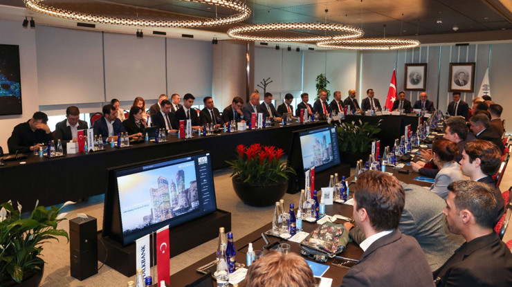 Halkbank, üçüncü halka arz için yatırımcılarla buluştu