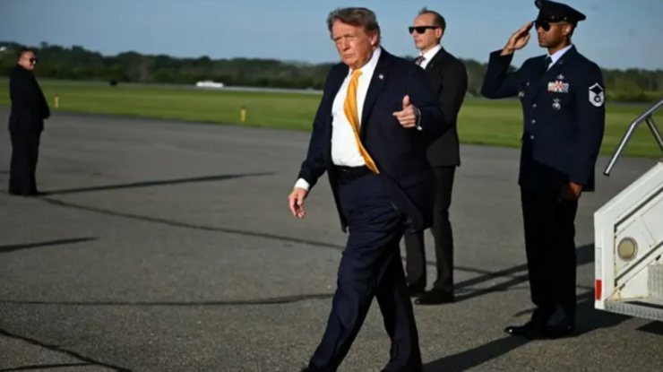 Trump'ın saçları yine gündemde: Yıllardır süren tartışmaya noktayı koydu
