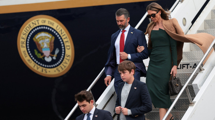 Sıcak para kendiliğinden geliyor: İtiraf geldi, Trump'ın düğününü Rus oligarklar yaptı!