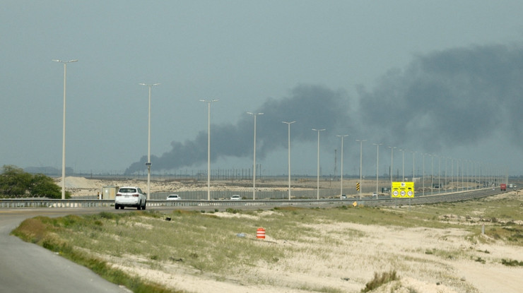 Husiler duyurdu: Suudi Arabistan'daki Aramco petrol tesislerine saldırı!