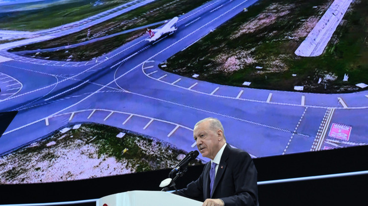 İstanbul Havalimanı'nda 4. pist açıldı: İlk uçuşa kalkış iznini Cumhurbaşkanı Erdoğan verdi