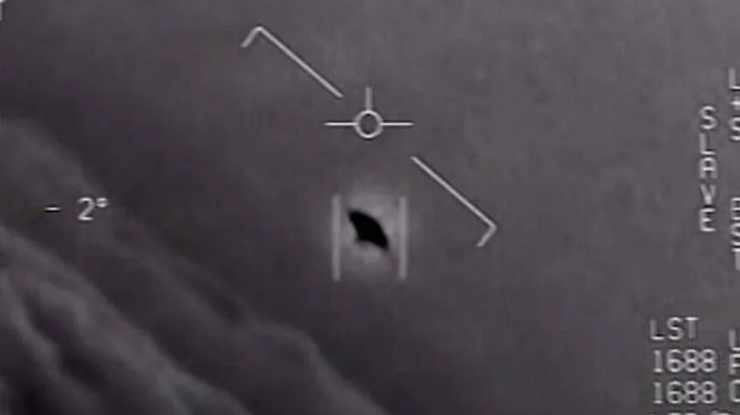 Pentagon UFO dosyalarını açtı: 1952'den gizemli görüntüler ortaya çıktı