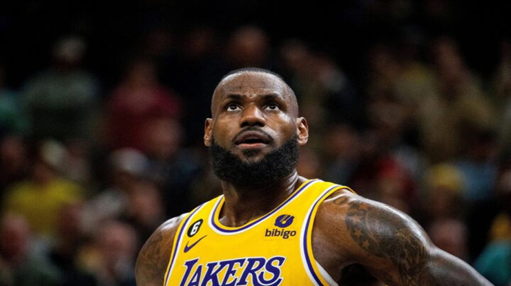 Bir dönem sona erdi! Lakers LeBron James'e veda etti