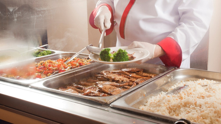 Üç çeşit yemek 1 euro! Fransa'daki yemekhane uygulaması krize mi dönüşüyor?