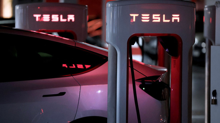 Tesla'dan acil durum hamlesi: Tehlikeli anında sürücüye kaçış imkanı