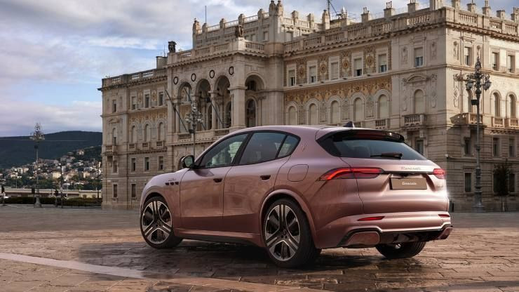 Maserati'den 100. yıla özel dev hamle: Yeni elektrikli ve hibrit modellerini tanıttı - Resim: 2