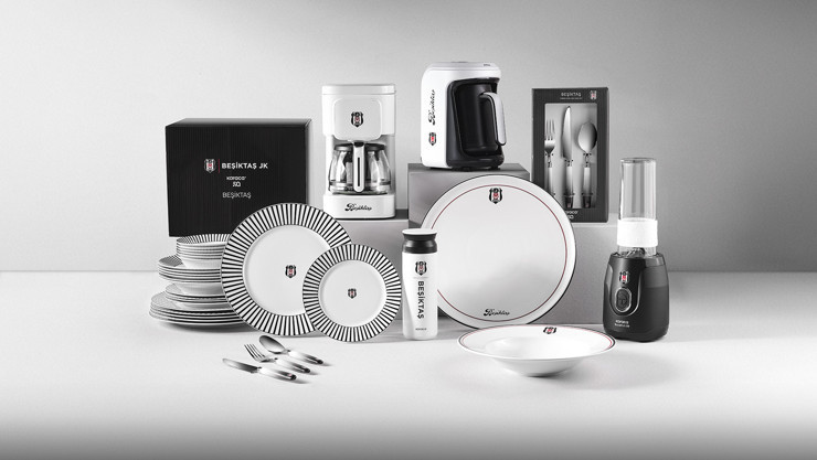 Karaca&rsquo;dan Taraftarlara &Ouml;zel Koleksiyon: B&uuml;y&uuml;k Takımların Ruhu Sofralara Taşınıyor - Resim : 3