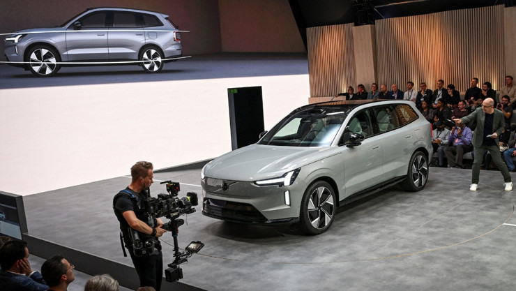 Volvo araçlarında yeni özellike! Tehlike diğer sürücülere bildirilecek - Resim : 1