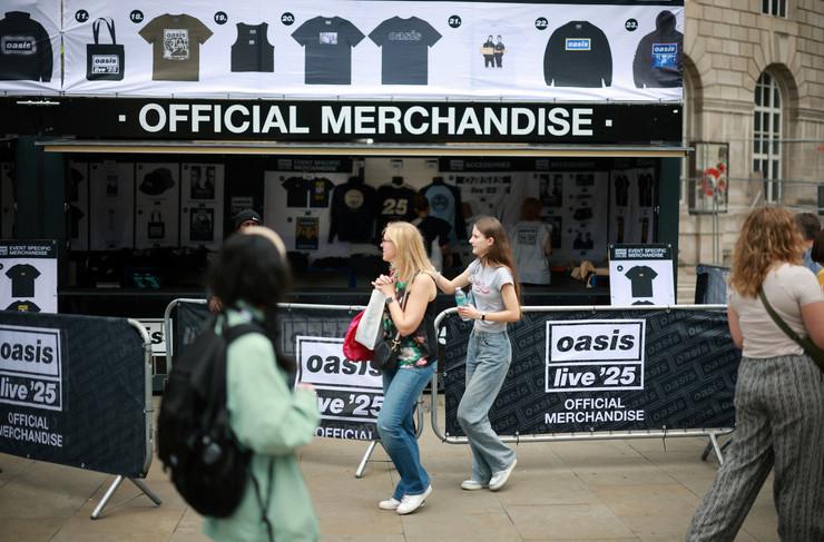 Oasis barışı enflasyonuyla geldi: 1 milyar sterlini aşan turne ekonomiyi canlandırdı, hayranların cüzdanı boşaldı - Resim : 2