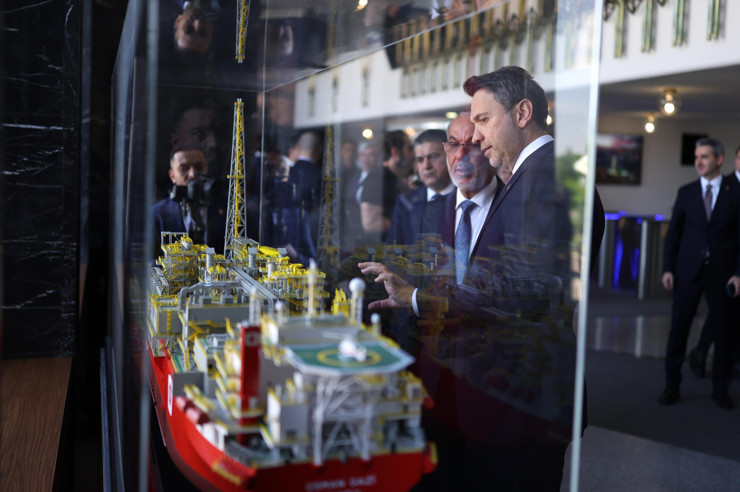 Türkiye-Irak arasında imzalar atıldı: Günlük 750 bin varil taşınacak - Resim : 5