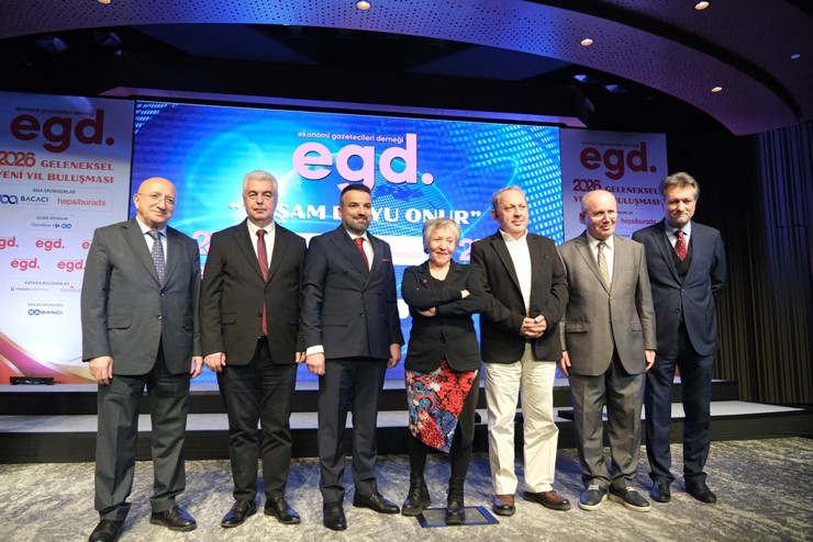 Ekonomi basını ve iş dünyası yeni yıl buluşmasında bir araya geldi, CNBC-e'ye 4 plaket geldi - Resim : 7