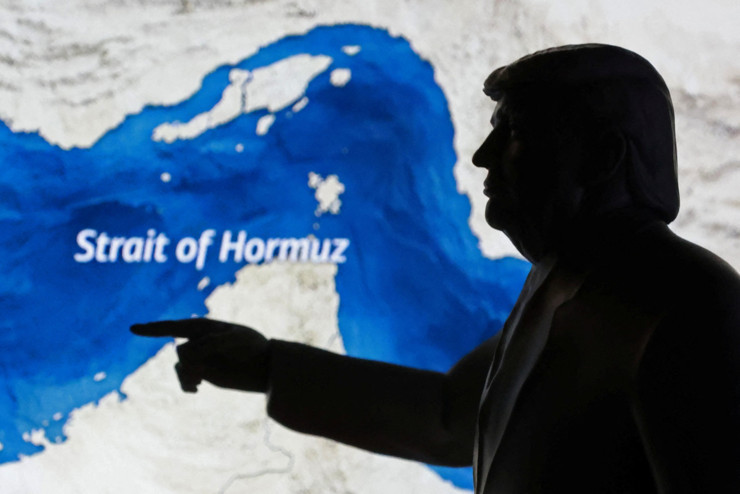 Hürmüz'de 'tankere tanker' politikası: Trump'tan İran'a yeni hamle - Resim : 1