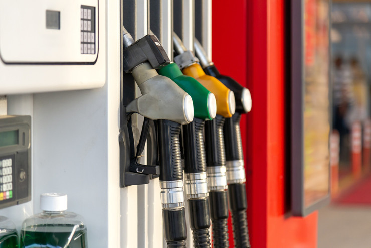 Petrol gerilese de akaryakıt ucuzlamıyor: Avrupa'da fiyatları yüksek tutan 5 neden - Resim : 1