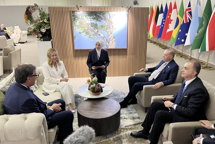 G20'de diplomasi trafiği: Cumhurbaşkanı Erdoğan, Macron ve Meloni ile görüştü - Resim : 2