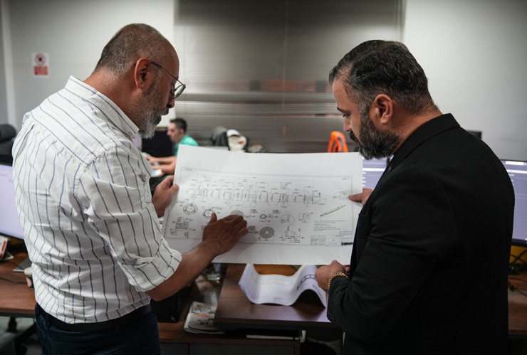 Tornacı olarak başladığı işte 4 fabrika kurdu, 350 kişiye istihdam sağlıyor - Resim : 1