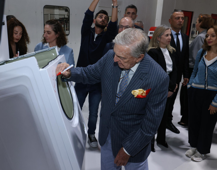Arçelik'in 200 milyon euroluk fabrikası açıldı: Yılda 4 milyon üretim kapasitesi - Resim : 1