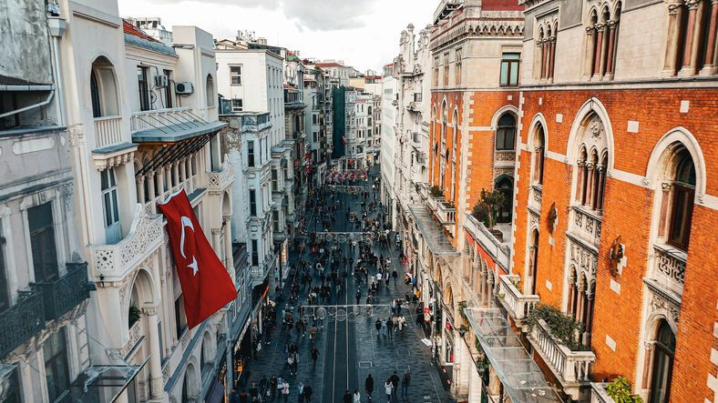 Dünyanın en pahalı caddeleri belli oldu: Türkiye'den bir cadde listede - Resim: 12