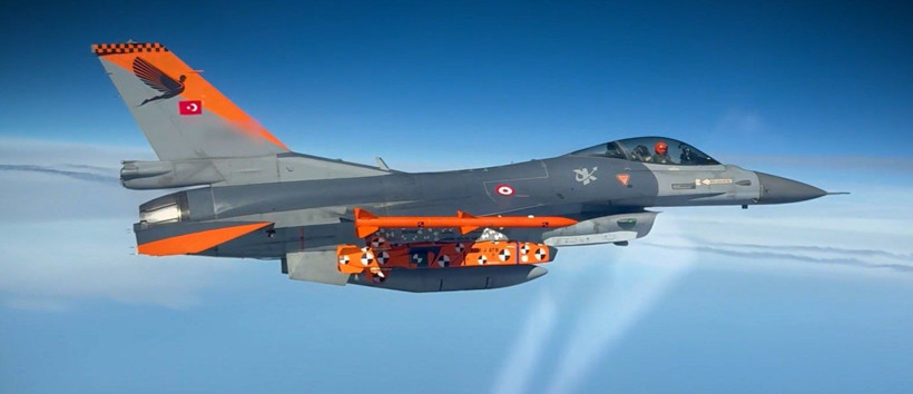 SOM-J seyir füzesi hedefi tam isabetle vurdu: Zırh delici harp başlığına sahip - Resim: 1