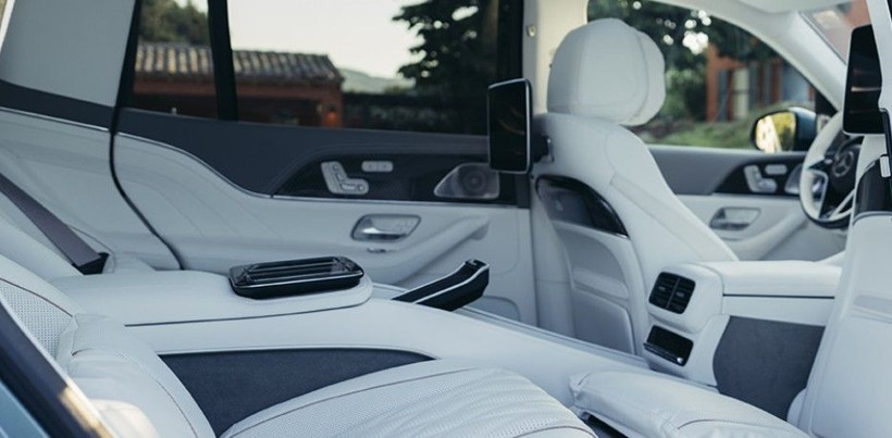 Yıldızların savaşı: Mercedes yeni otomobilini tanıttı, Rolls-Royce ve Bentley'e gözdağı - Resim: 4