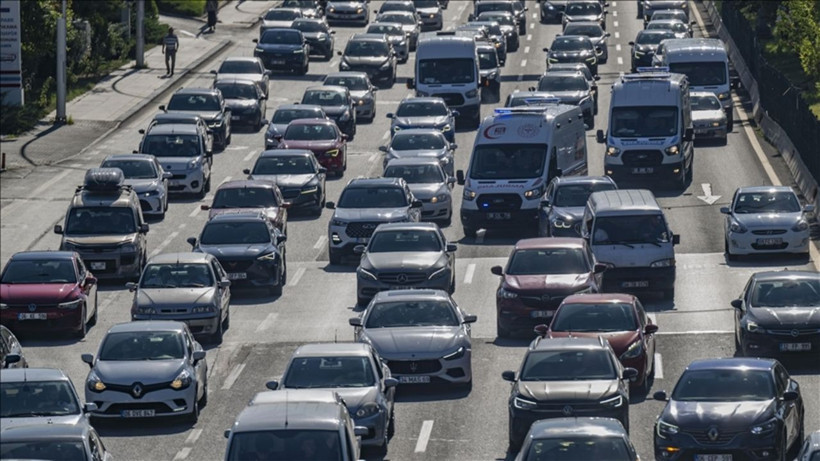 Trafik cezalarının artırılmasına yönelik yeni kanun teklifi: Yarış, sahte plaka ve saldırgan davranışa 5 binden 180 bin liraya kadar para cezası - Resim: 4
