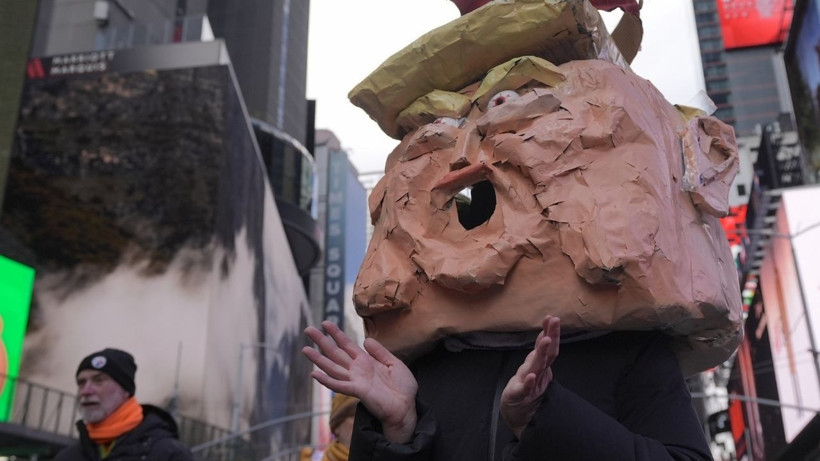 ABD'de Trump karşıtı "Krallara Hayır" gösterileri: Milyonlarca insan meydanları doldurdu - Resim: 2