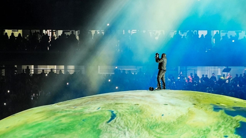 Atatürk Olimpiyat Stadyumu’nda dev konser: Kanye West 118 bin kişiye seslendi - Resim: 1