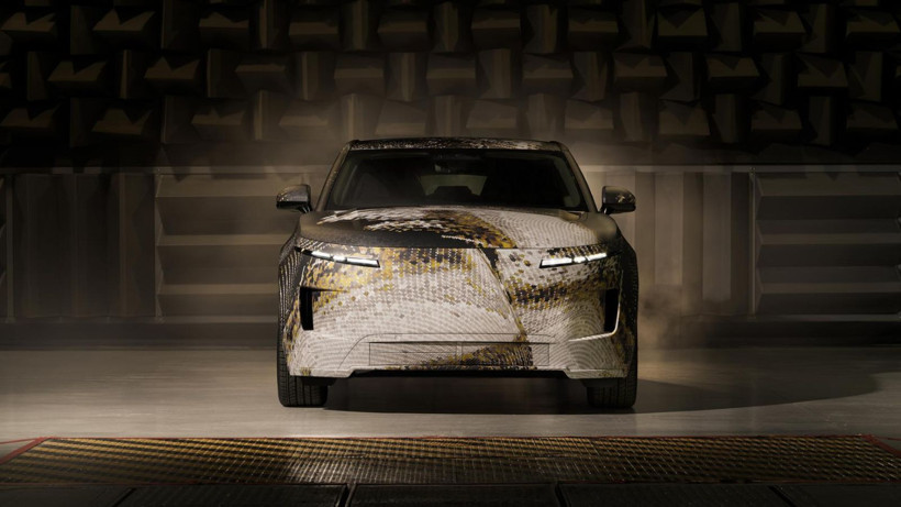 Range Rover'dan sürpriz hamle: İlk sedan benzeri elektrikli GT tanıtıldı - Resim: 1