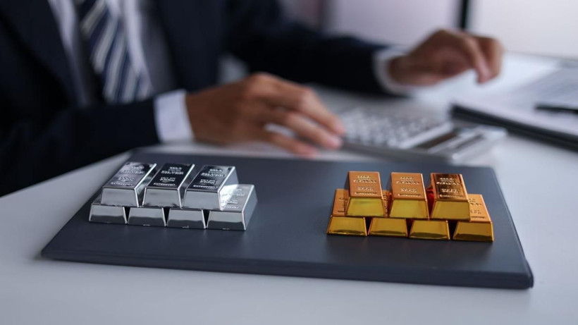 Commerzbank'tan altın ve gümüş tahmini: Yıl sonu beklentileri revize edildi - Resim: 1
