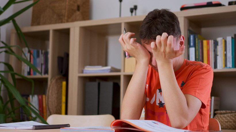 OECD'den dikkat çeken yapay zeka raporu: Öğrenciler okuma becerisini kaybediyor - Resim: 1