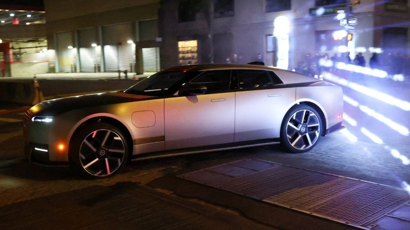 Jaguar'ın elektrikli lüks otomobilinin fiyatı belli oldu! 1000 beygirin üzerinde güç - Resim: 1