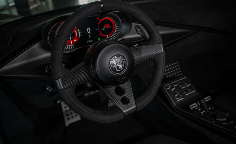 Sadece 1 adet üretildi: Alfa Romeo 33 Stradale "Perla Nera" görücüye çıktı - Resim: 6