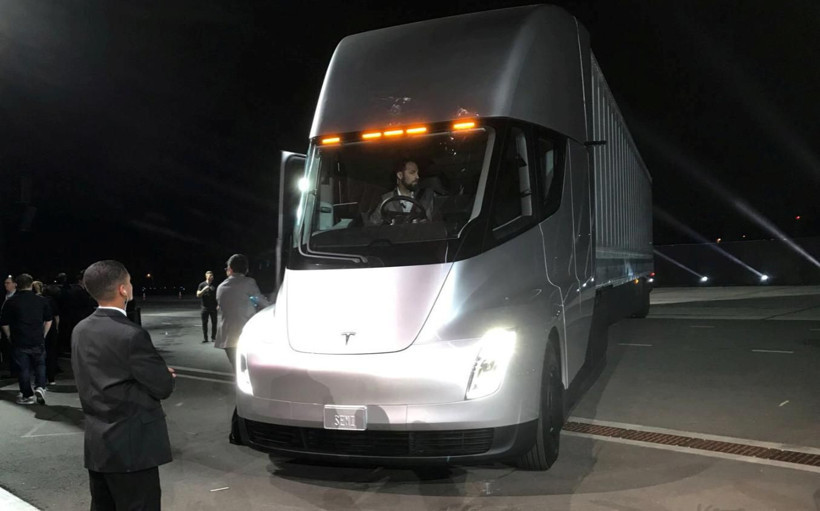 Tesla Semi'de 9 yıllık bekleyiş sona erdi: Teslimler başladı - Resim: 2