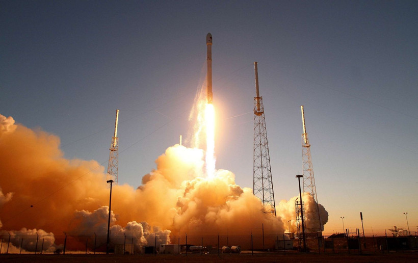 SpaceX roketi Ay'a çarpacak: Saatte 8 bin 700 kilometre hızla geliyor - Resim: 4