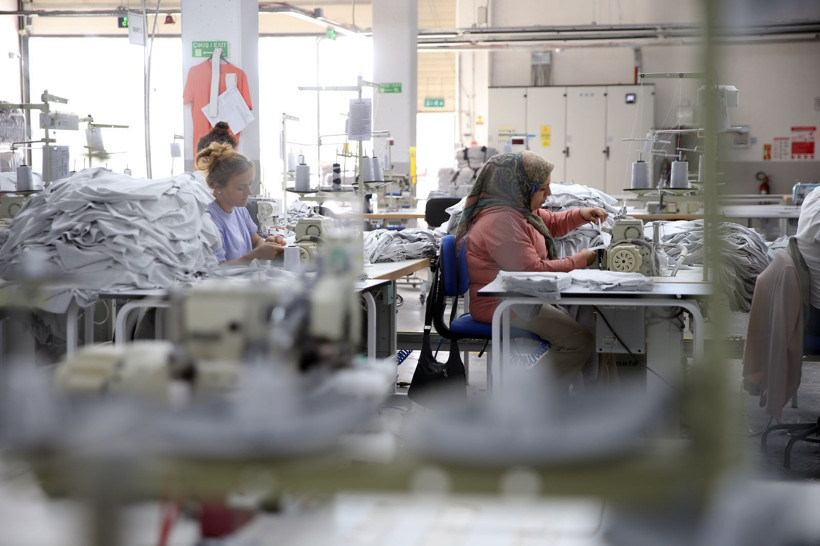 Resmi Gazete'de yayımlandı: İstihdamını koruyan işletmelere 3.500 TL destek - Resim: 1