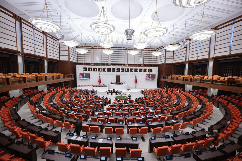 Fon düzenlemesi bugün Meclis'e geldi: 5 maddede tasfiyede son durum - Resim: 2