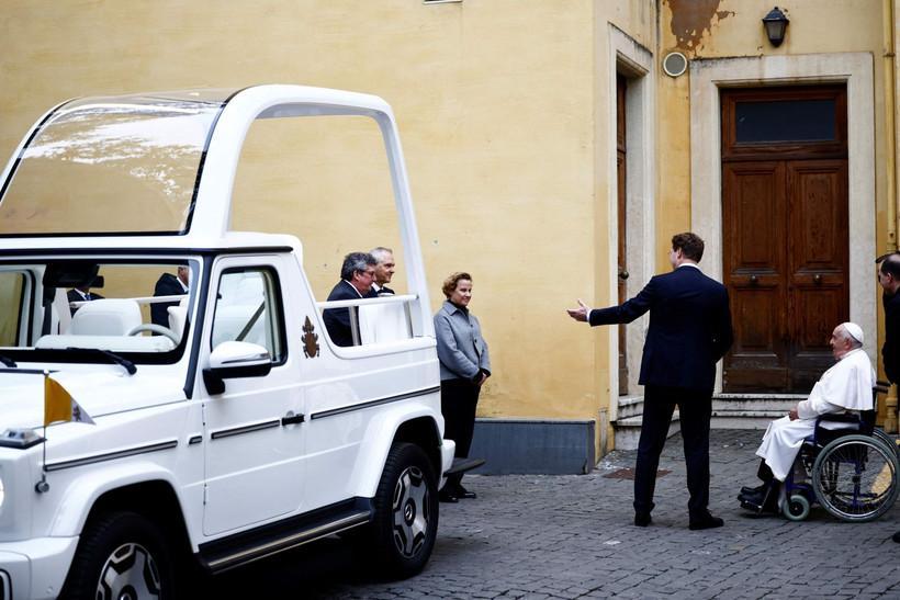 Yüzde 100 elektrikli yeni Papamobil, Papa Francis'e teslim edildi - Resim: 4