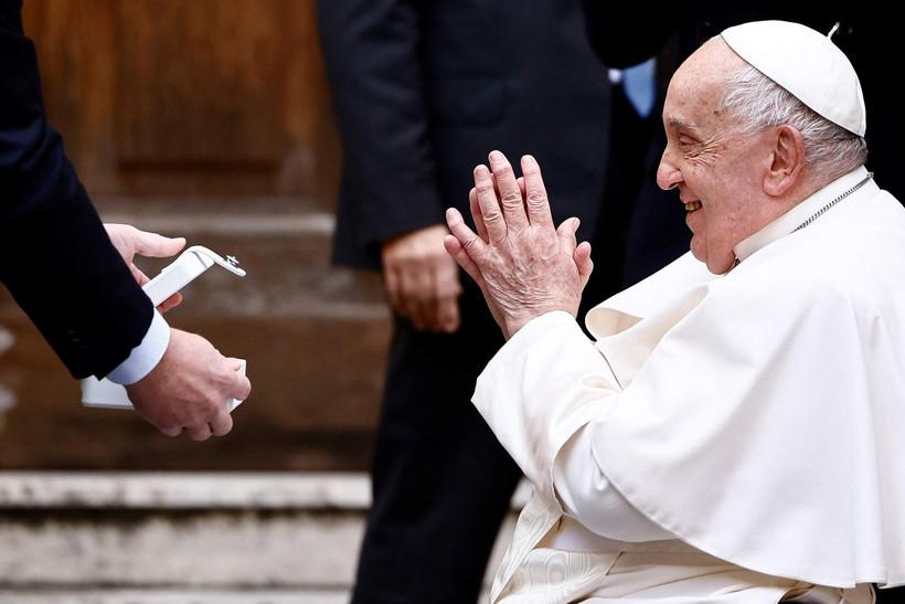 Yüzde 100 elektrikli yeni Papamobil, Papa Francis'e teslim edildi - Resim: 8