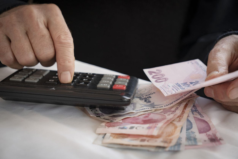 Milyonlarca emeklinin gözü Meclis'te: En düşük emekli maaşı ne kadar olacak? - Resim: 1