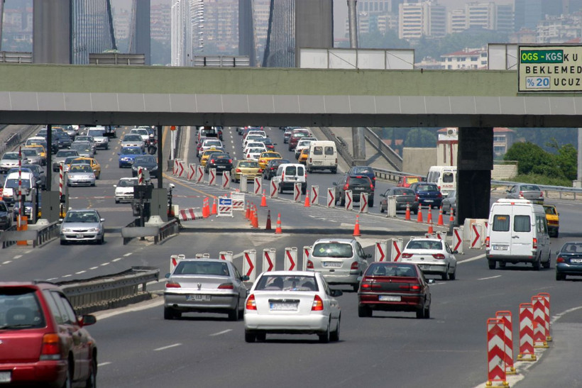 Yabancı plakalı araçlar için yeni düzenleme: Borcu olan sınırdan geçemeyecek - Resim: 1