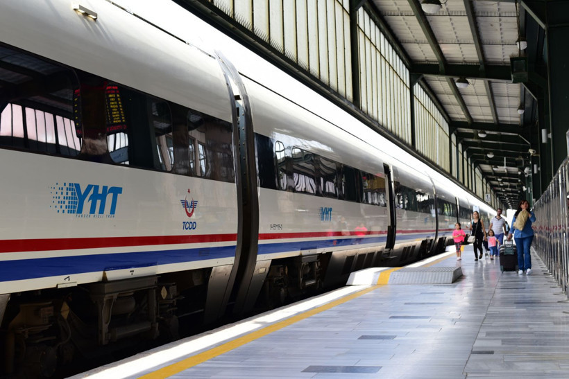 YHT hattında yeni dönem: Ankara-İstanbul yolculuğu 4 saatin altına inecek - Resim: 1