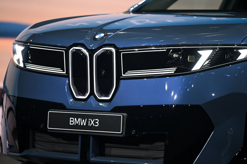 Şarj korkusuna 800 kilometrelik test: BMW'den ezber bozan menzil - Resim: 1