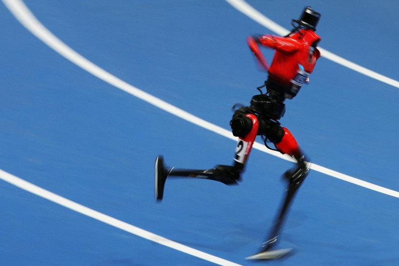 Finişi gördüler ama duramadılar! Bolt’un rekorunu kıran robotlar sedyeyle taşındı - Resim: 15